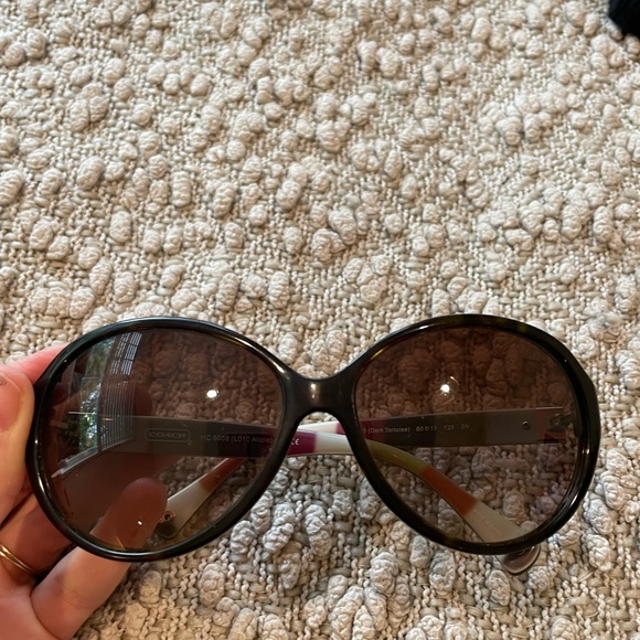 Coach Sunglasses HC 8008 - Picture 7 of 8